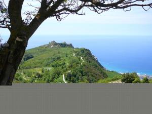 Insel Ischia. Trans-Epomeo-Wanderung